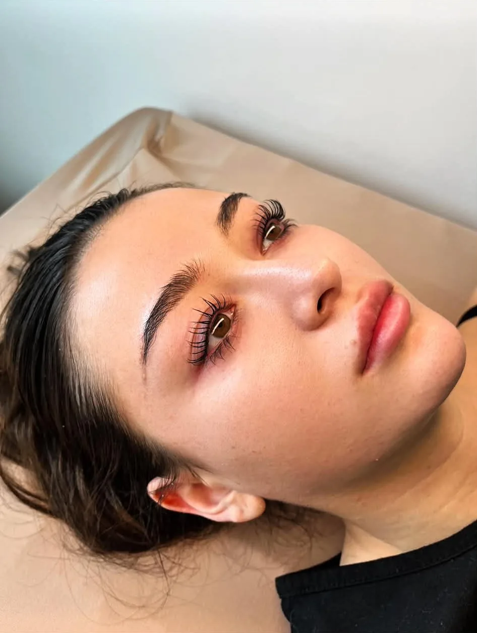 Kunde efter lash lift og lash laminering hos Brabystudio